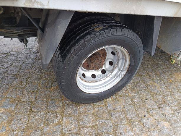 Nissan Cabstar 35.13 Com Grua · Ano 2010