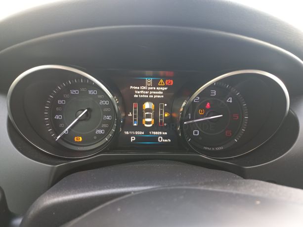 Jaguar XE · Ano 2015