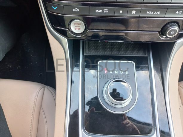 Jaguar XE · Ano 2015