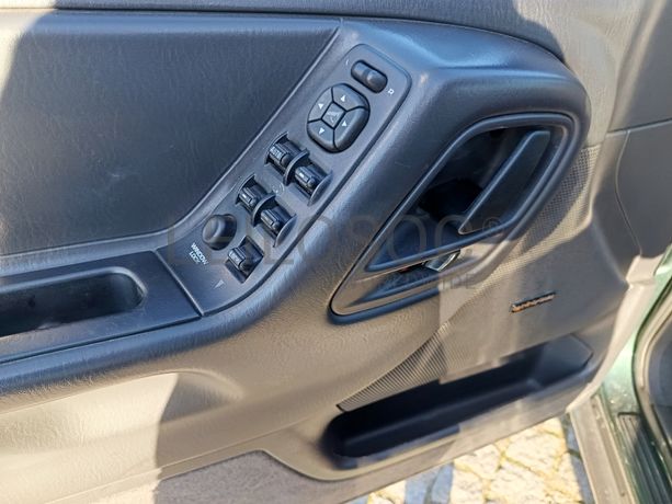 Jeep Grand Cherokee 4x4 · Ano 2001
