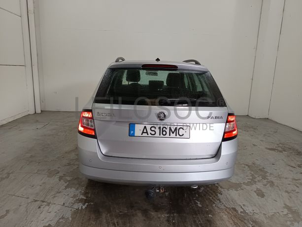 Skoda Fabia · Ano 2016