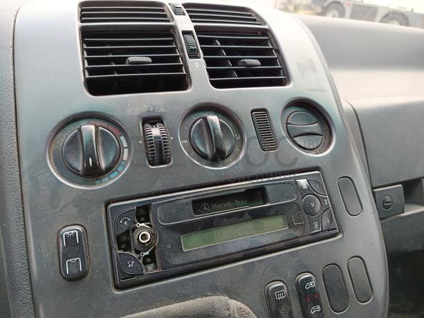 Mercedes-Benz 110 · Ano 2000