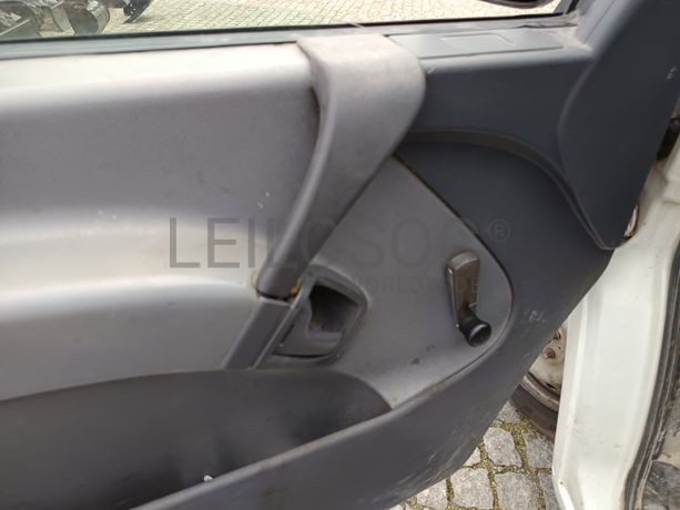 Mercedes-Benz 110 · Ano 2000