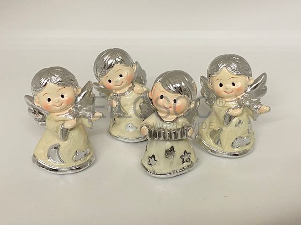 Conjunto de quatro anjos com instrumentos musicais