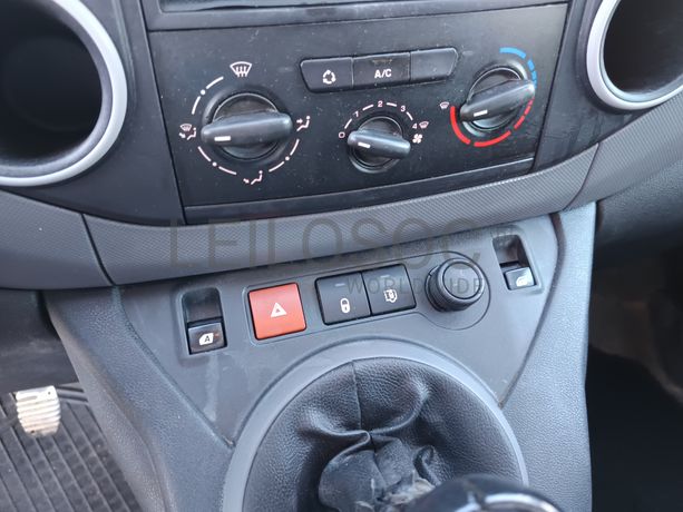 Peugeot Partner · Ano 2012