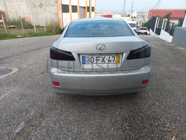 Lexus IS 220 · Ano 2000