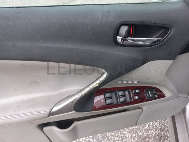 Lexus IS 220 · Ano 2000