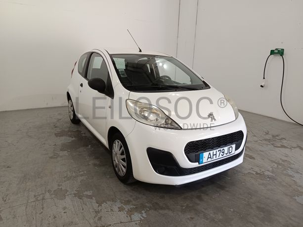 Peugeot 107 · Ano 2013