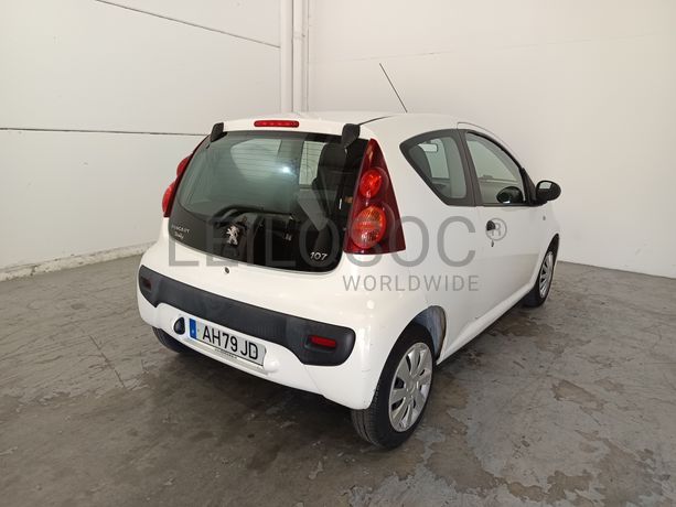 Peugeot 107 · Ano 2013