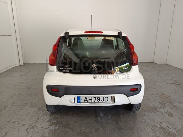 Peugeot 107 · Ano 2013