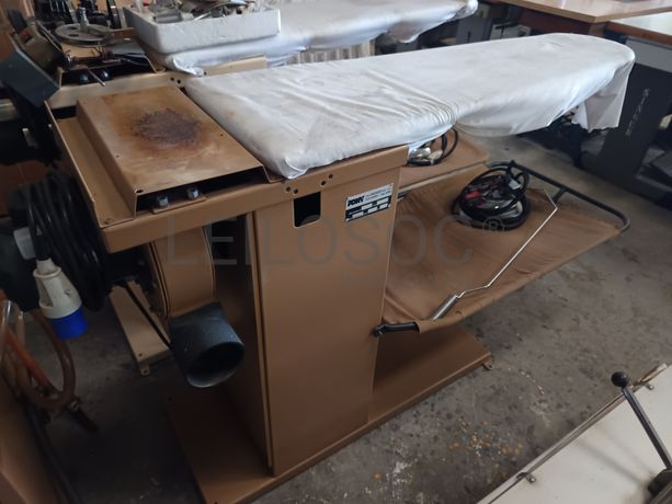 Máquina de Passar a Ferro