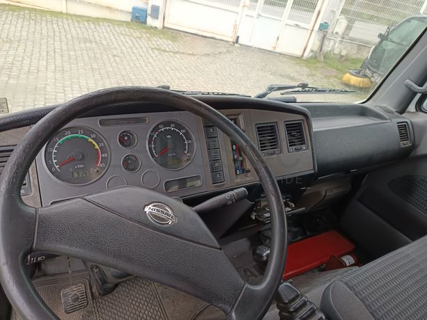 Nissan Atleon · Ano 2005