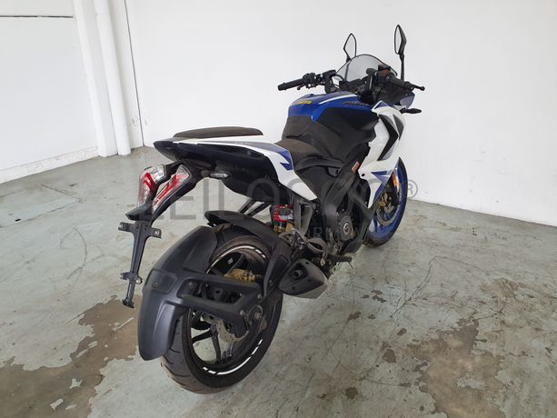 Bajaj Pulsar RS200