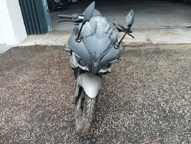 Bajaj Pulsar RS 200