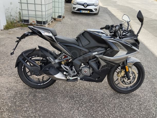 Bajaj Pulsar RS 200 · Ano 2018