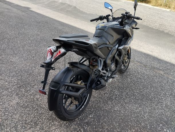 Bajaj Pulsar RS 200 · Ano 2018