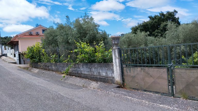 Direito à Meação de Moradia + Terreno · Ferreira do Zêzere, Santarém