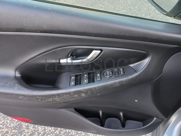 Hyundai i30 · Ano 2021