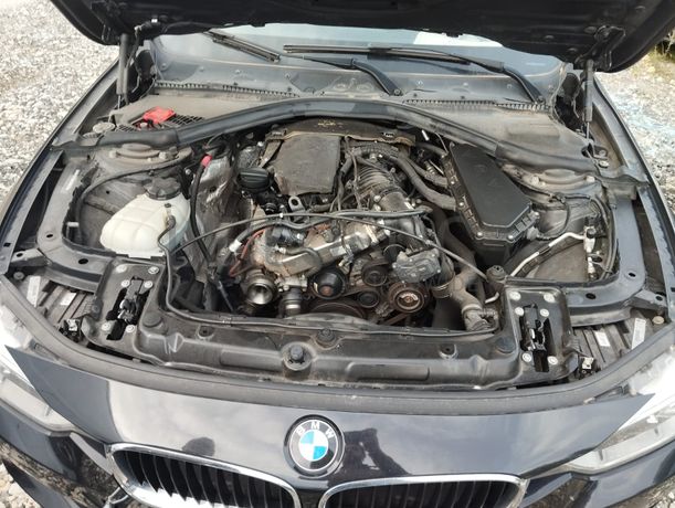 BMW 318 D · Ano 2013