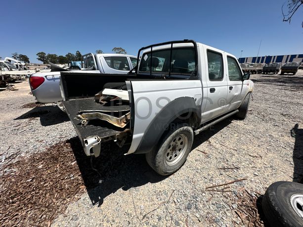 NISSAN HARDBODY 4WD DC