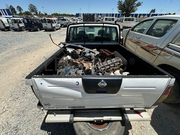 NISSAN HARDBODY 4WD DC