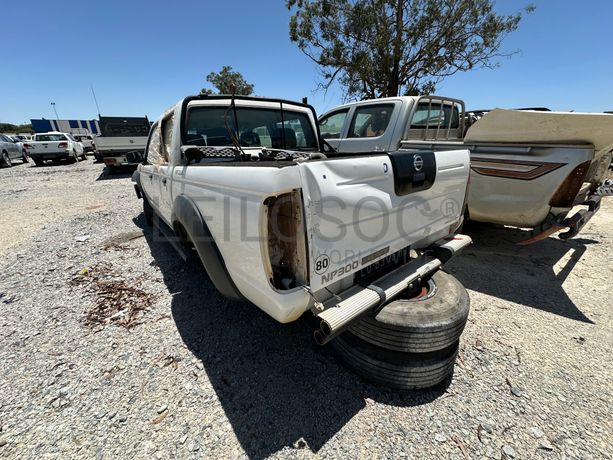 NISSAN HARDBODY 4WD DC