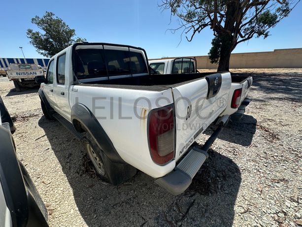 NISSAN HARDBODY 4WD DC