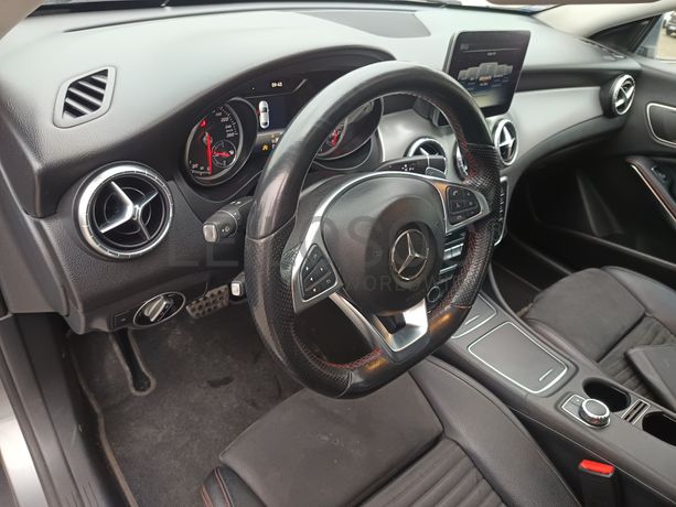 Mercedes-Benz 220 CDI · Ano 2016