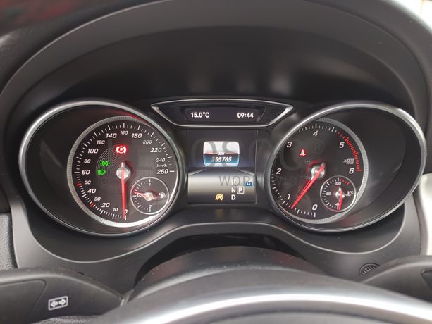 Mercedes-Benz 220 CDI · Ano 2016