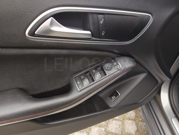 Mercedes-Benz 220 CDI · Ano 2016