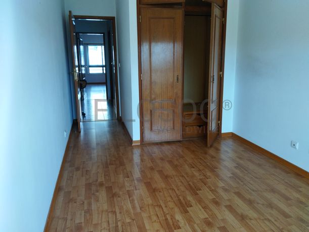 Apartamento T3 · Santa Iria de Azoia, Loures
