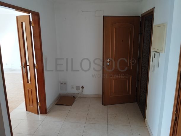 Apartamento T3 · Santa Iria de Azoia, Loures