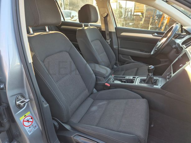 Volkswagen Passat Variant 1.6 TDI · Ano 2017