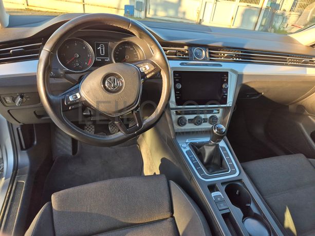 Volkswagen Passat Variant 1.6 TDI · Ano 2017