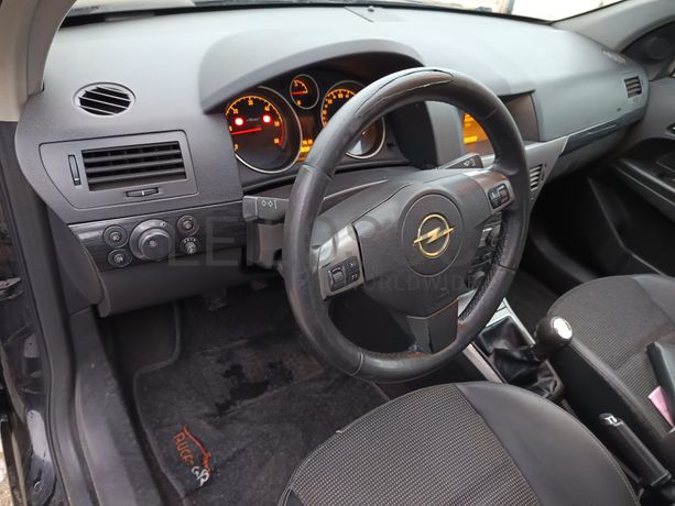 Opel Astra · Ano 2006
