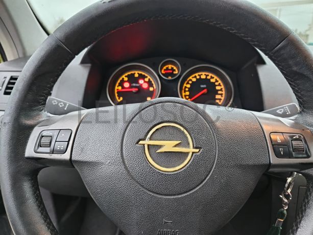 Opel Astra · Ano 2006