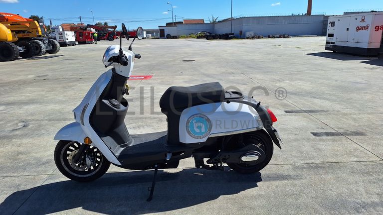 LVNENG Electric Motors Delivery D80 · Ano 2022