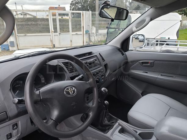 Toyota Hilux 2.5 d-4D · Ano 2008