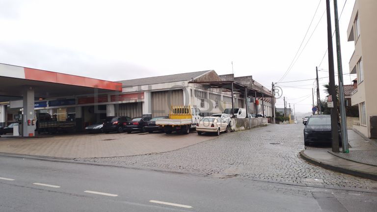 Estação de Serviço (Posto SCAM) · Oliveira, V. N. Famalicão