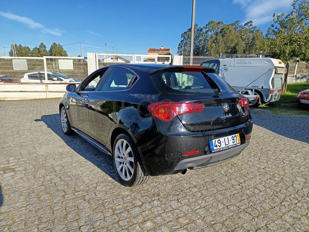 Alfa Romeo Giulietta · Ano 2011