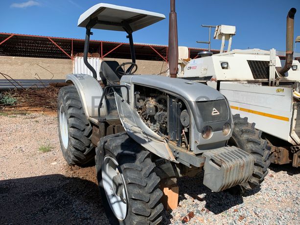 Tractor Agrícola AGRALE 5085