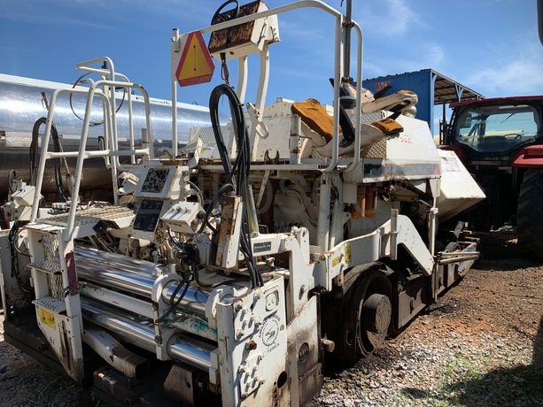 Espalhadora de Asfalto Terex CR462