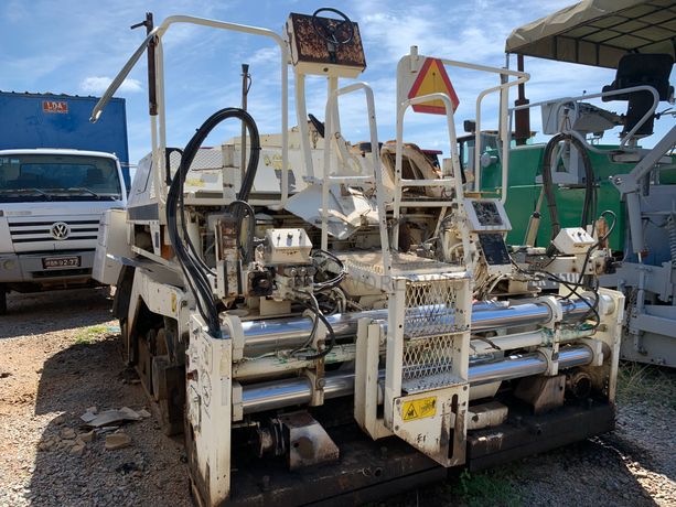 Espalhadora de Asfalto Terex CR462