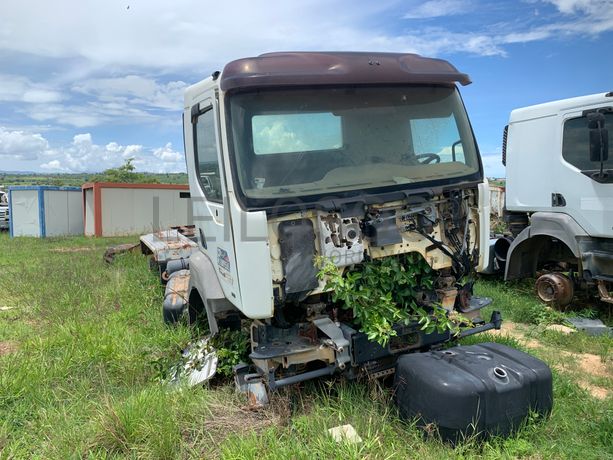 Camião Basculante RENAULT 325 Kerax