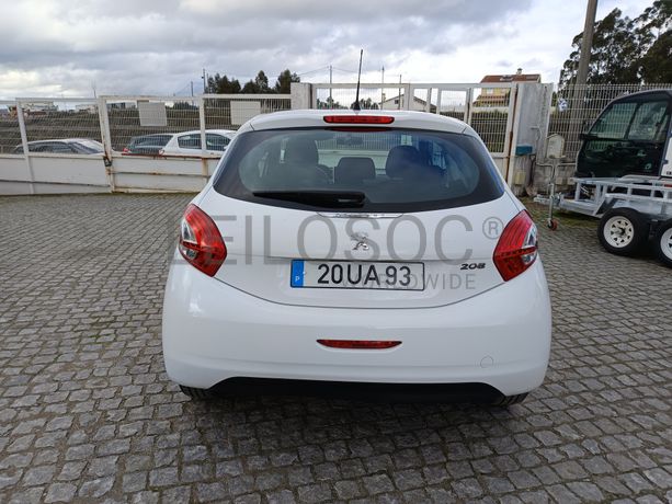 Peugeot 208 · Ano 2012