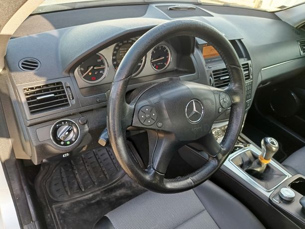 Mercedes-Benz C220 · Ano 2008