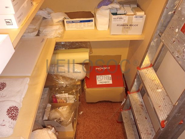 Produtos de Estética e Perfumaria · Bijuteria