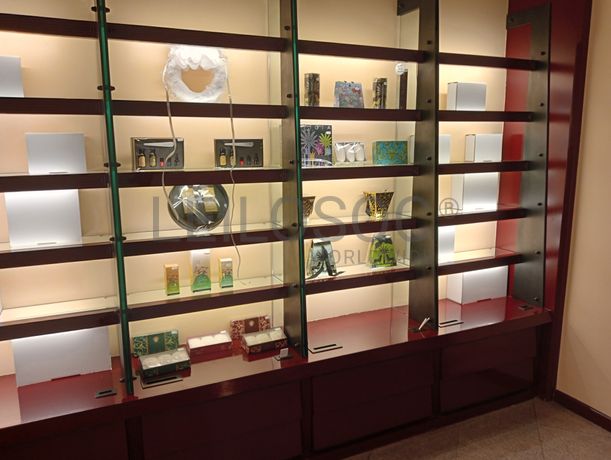 Produtos de Estética e Perfumaria · Bijuteria