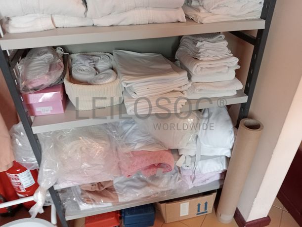 Produtos de Estética e Perfumaria · Bijuteria