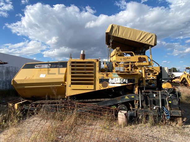 Espalhadora de Asfalto CATERPILAR AP-755